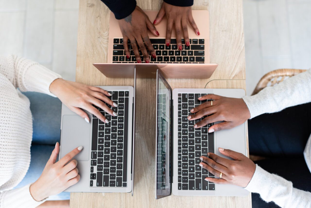 The Difference Between A Virtual Assistant, Freelancer & OBM